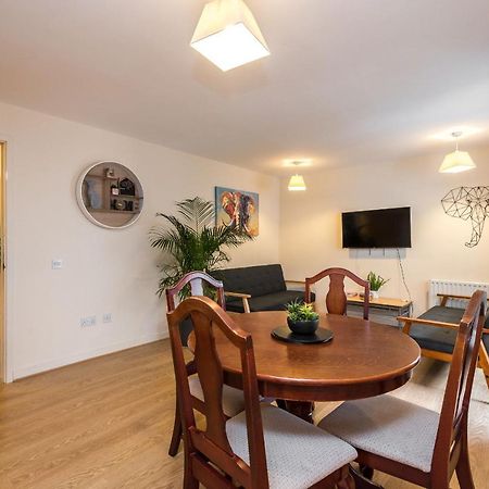 Elegant 2 Bedroom City Centre Apartment - Free Parking - Private Balcony EDI Exterior foto