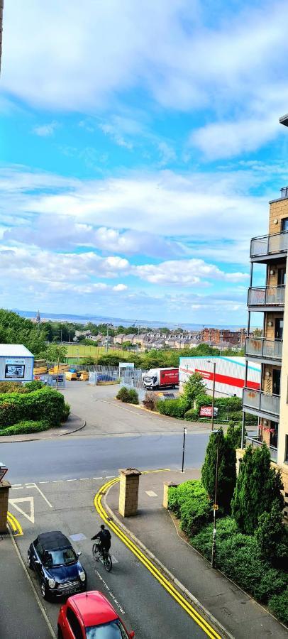 Elegant 2 Bedroom City Centre Apartment - Free Parking - Private Balcony EDI Exterior foto
