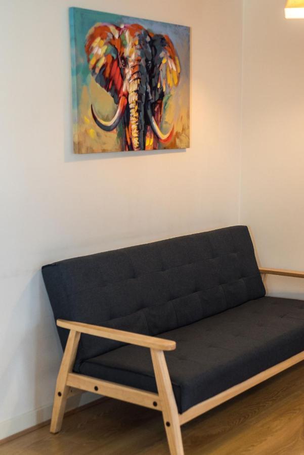 Elegant 2 Bedroom City Centre Apartment - Free Parking - Private Balcony EDI Exterior foto