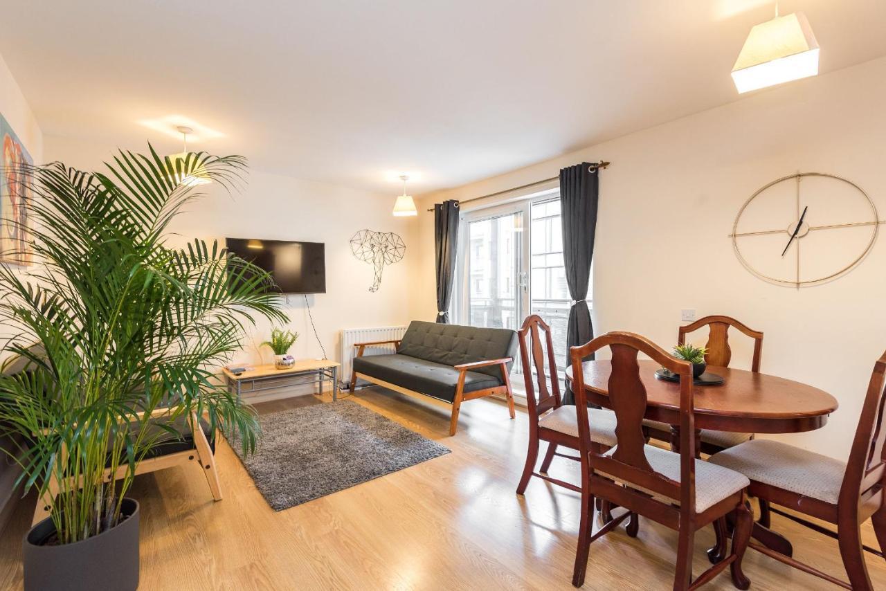 Elegant 2 Bedroom City Centre Apartment - Free Parking - Private Balcony EDI Exterior foto