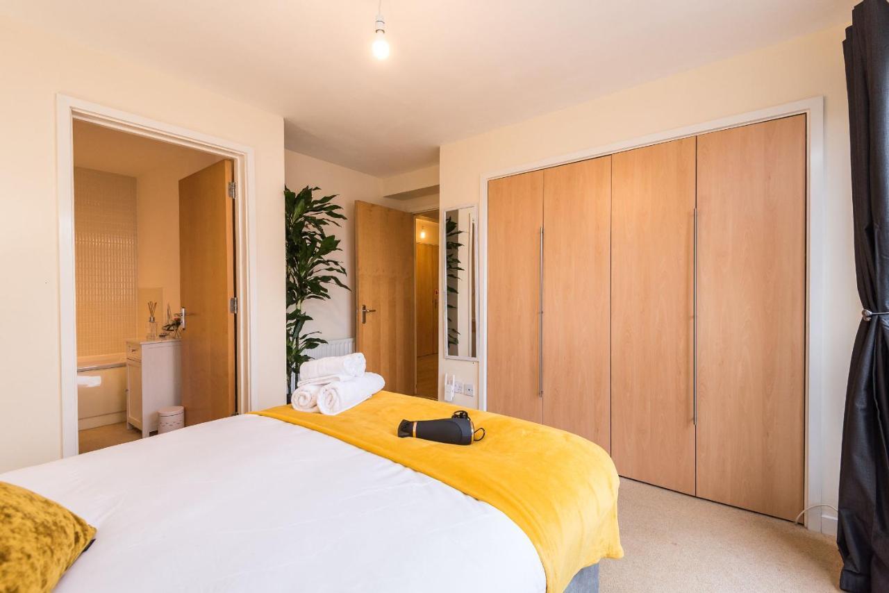 Elegant 2 Bedroom City Centre Apartment - Free Parking - Private Balcony EDI Exterior foto