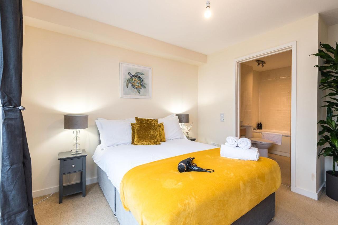 Elegant 2 Bedroom City Centre Apartment - Free Parking - Private Balcony EDI Exterior foto