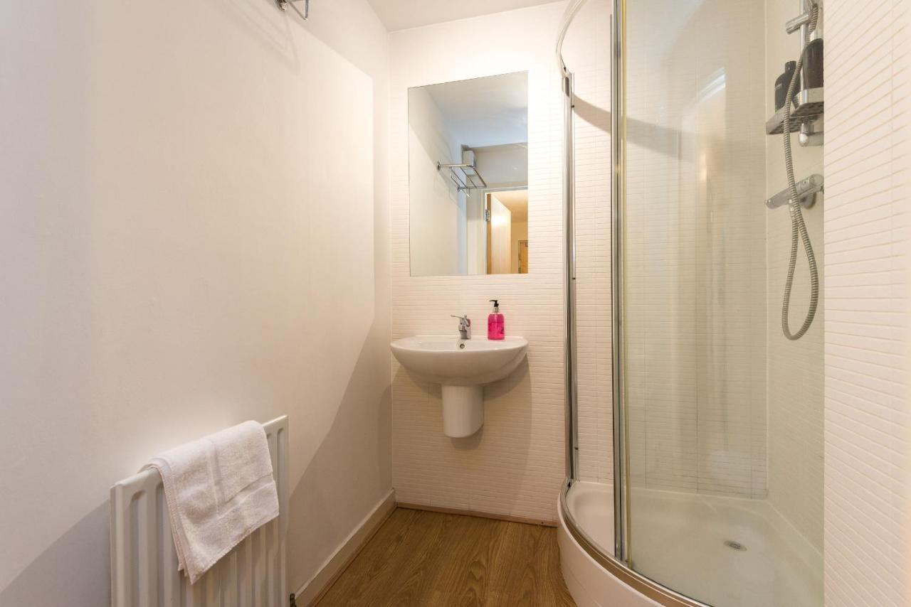 Elegant 2 Bedroom City Centre Apartment - Free Parking - Private Balcony EDI Exterior foto