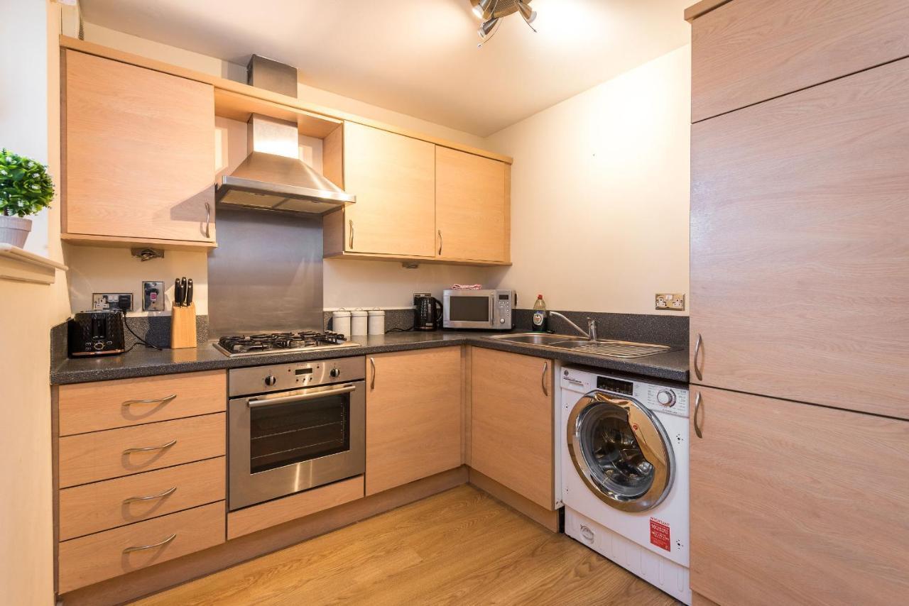 Elegant 2 Bedroom City Centre Apartment - Free Parking - Private Balcony EDI Exterior foto